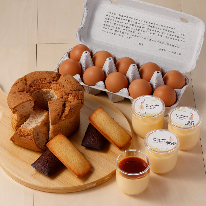 ミニサイズの苺シフォンケーキに、定番人気の大江ノ郷ぷりんとフィナンシェ、天美卵を詰め合わせ