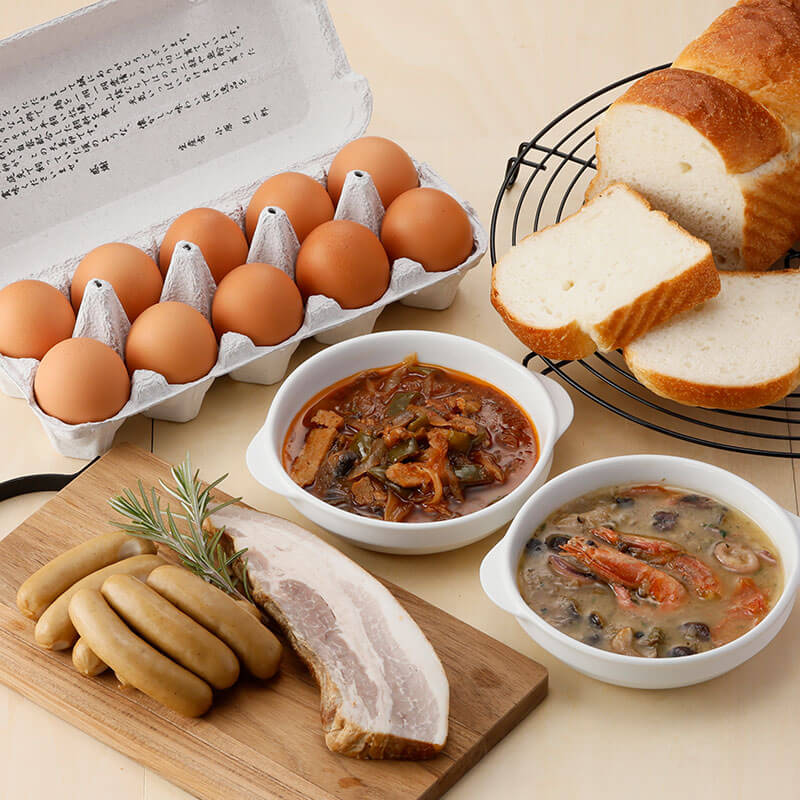 2種類のデリシャスソースに燻製商品や食パン、天美卵を詰め合わせ