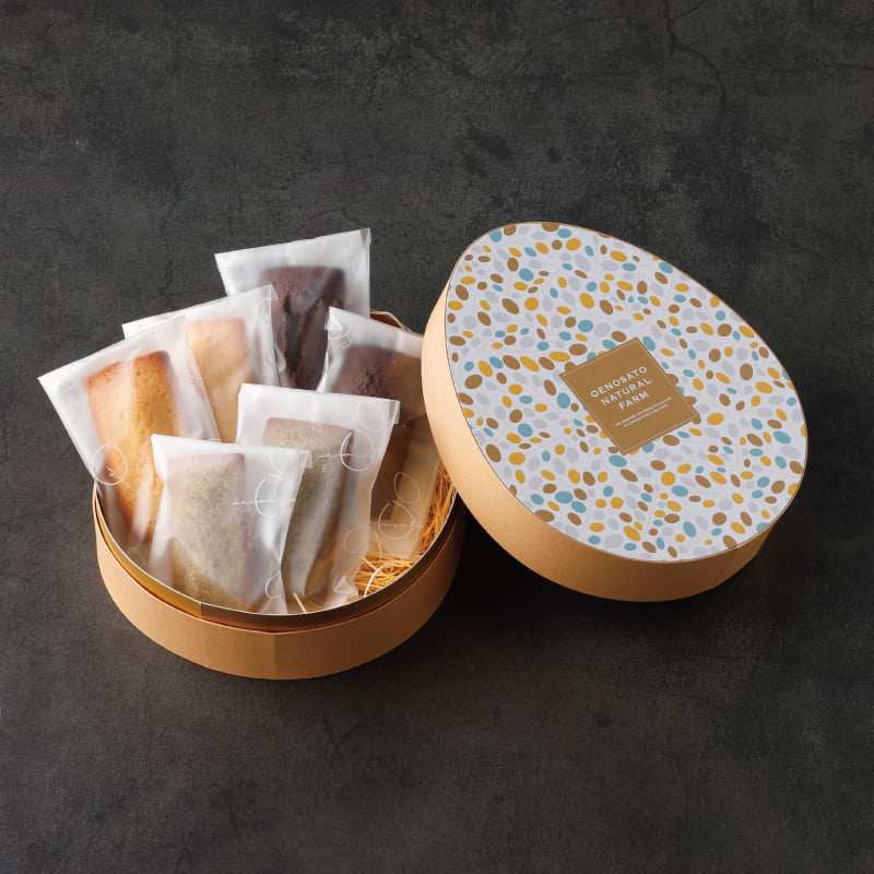 プレーン、ショコラ、紅茶の3種類のフィナンシェを詰め合わせ