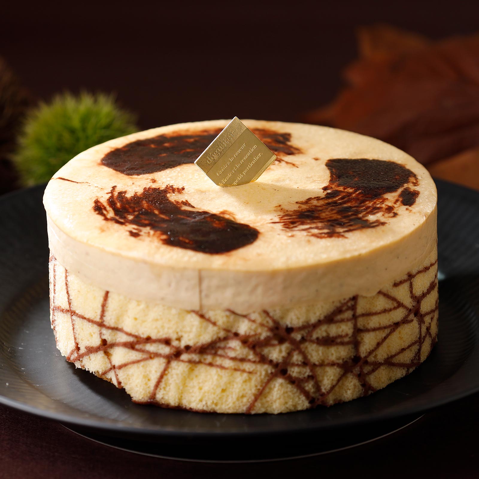 和栗とショコラが濃密にとろける、秋限定ケーキ。