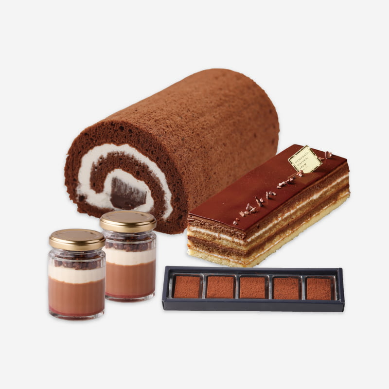 毎年人気のオペラや生チョコに、新作パルフェも詰め合わせたショコラスイーツセット。