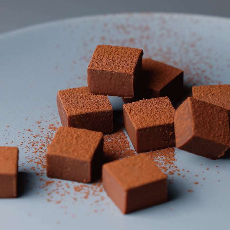 コロンビア産カカオ豆から作るミルクテイストの生チョコレート。