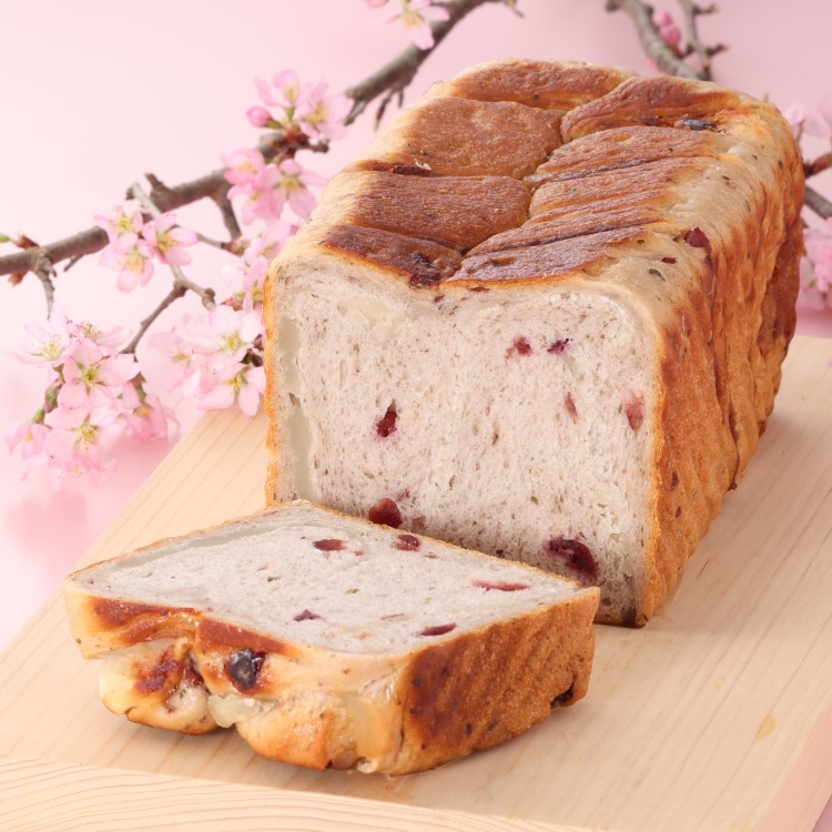 桜の白あん食パン
