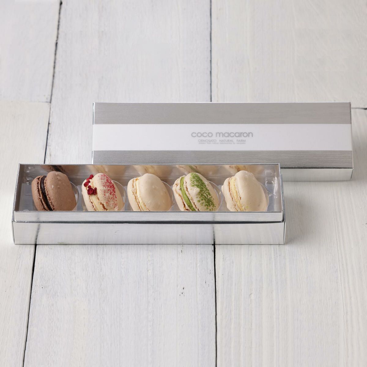 専用パッケージ入りのマカロンはプレゼントにもおすすめ