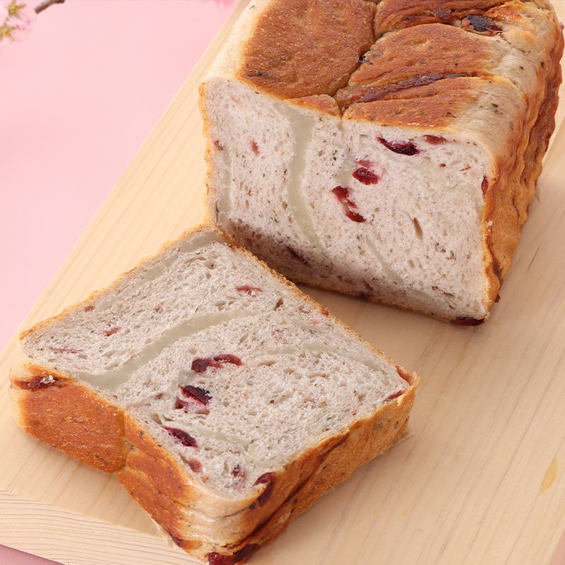 桜の白あん食パン