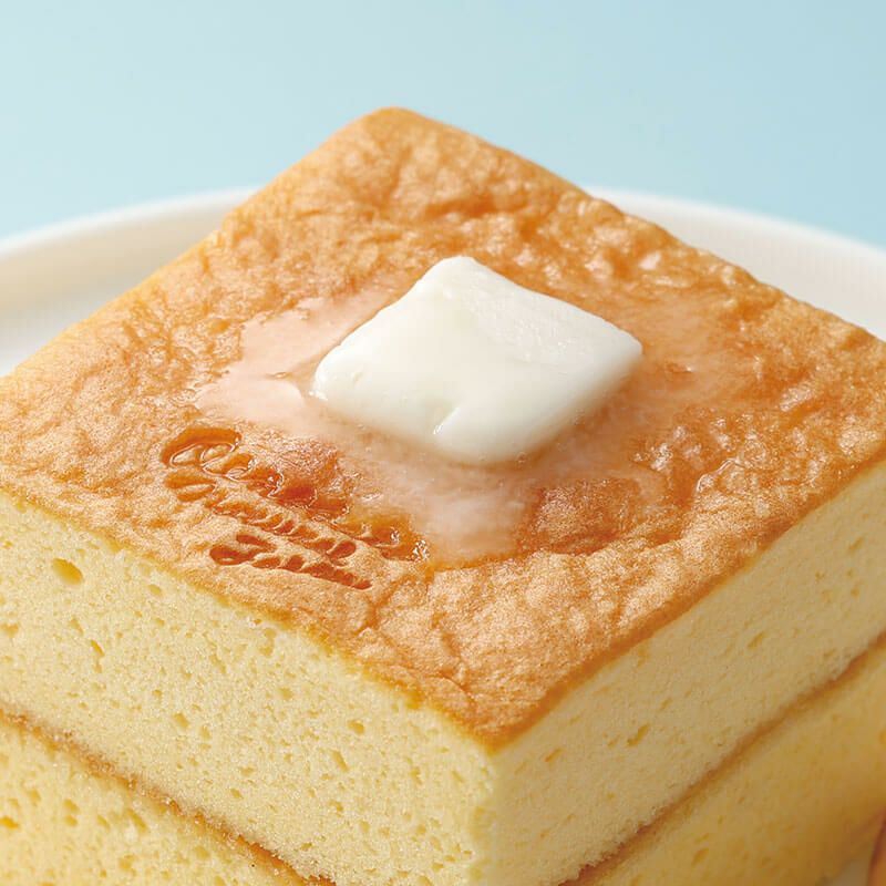 電子レンジで温めると大山バターがとろけるパンケーキのケーキ