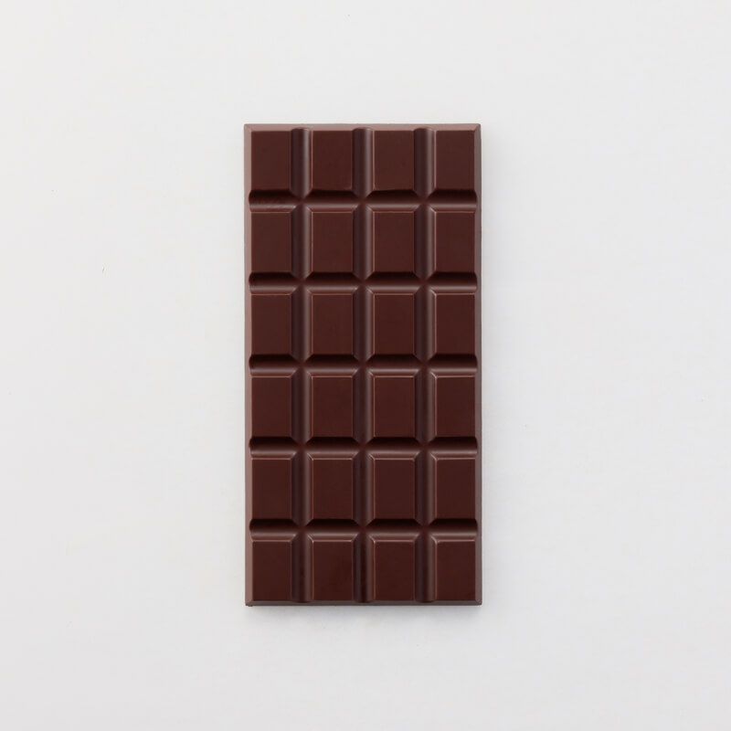 ベリーズ産のカカオ豆から作るカカオ70％のビターチョコレート